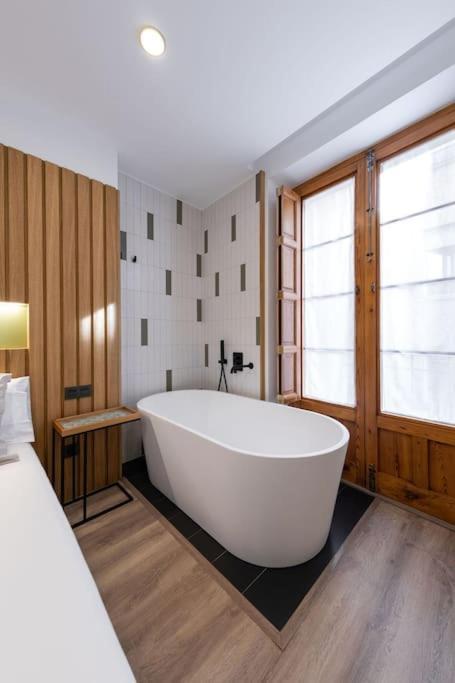 Precioso Loft Con Banera De Isla Lägenhet Alcoy Exteriör bild